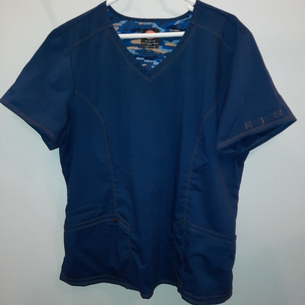 Dickies Essence Womens navy blue Scrub Top Size 2XL Excellent used condition